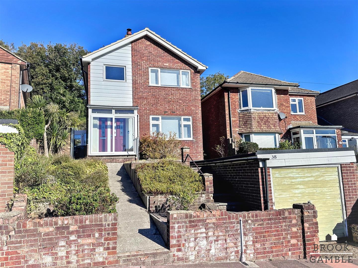 3 Bedroom House - Detached for Sale: £430,000. Peppercombe Road in Eastbourne, East Sussex
